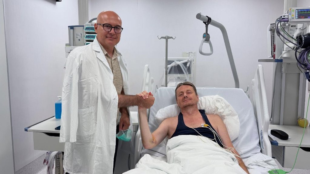 NOVA FOTOGRAFIJA DARKA GLIŠIĆA IZ BOLNICE! Posetio ga Miloš Vučević i poručio samo jedno (FOTO)