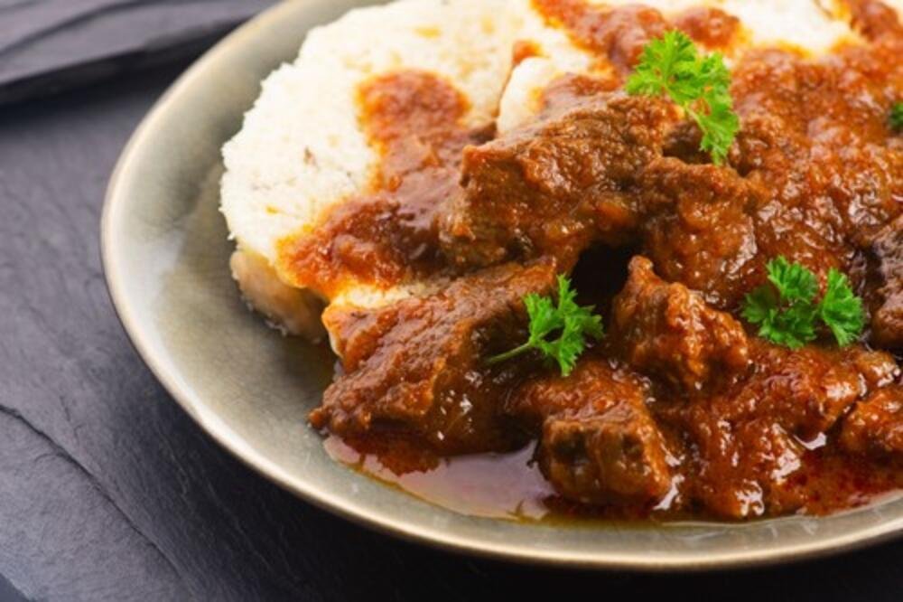 Nikad više žilavo meso: Dodajte 1 tajni sastojak u gulaš i topiće se u ustima!