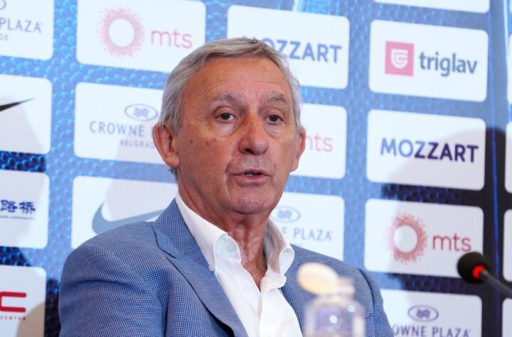PEŠIĆ OKUPIO IGRAČE, PA ZBOG OVOG ČOVEKA ODRŽAO POSEBAN GOVOR! Nakon emotivnih reči usledio je šou - posle jedne rečenice selektora svi su vrištali od