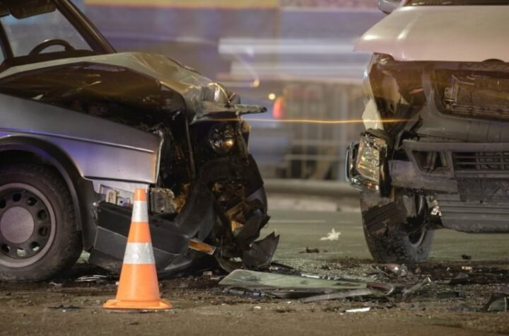 POGINUO VOZAČ AUTOMOBILA! Teška saobraćajna nesreća - SLETEO SA KOLOVOZA!