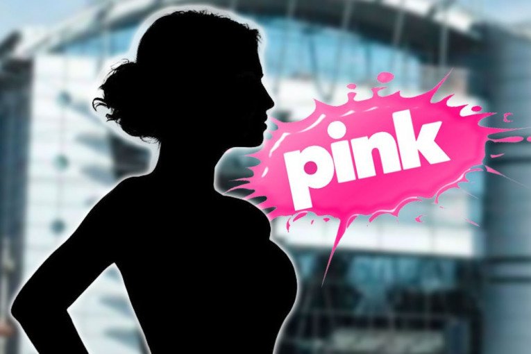 PROCURILE GOLIŠAVE SLIKE PINKOVE VODITELJKE: Zategnutim telom ŽARI I PALI - ovo nije za one sa slabim srcem! (FOTO)