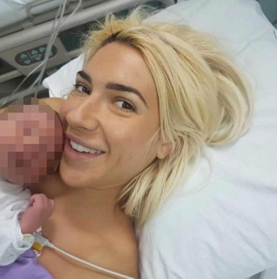 PRVI SUSRET MAJKE I ĆERKE! Jovana Jeremić SLIKOM IZ PORODILIŠTA otopila sva srca, voditeljka NASLEDNICI uputila najemotivnije reči!