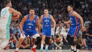 REPREZENTATIVAC SRBIJE NA EUROBASKETU NOSI POSEBNE PATIKE - SVI PRIČAJU O NJIMA! 'Poslednji ples' za zlato! Moćna slika i legendarne reči selektora! (