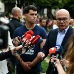 SRPSKI NAROD JE POČIŠĆEN KAO GUMICOM - Miloš Vučević se obratio povodom obeležavanja Dana sećanja na stradale u Oluji: "TO JE BIO PLAN FRANJE TUĐMANA"