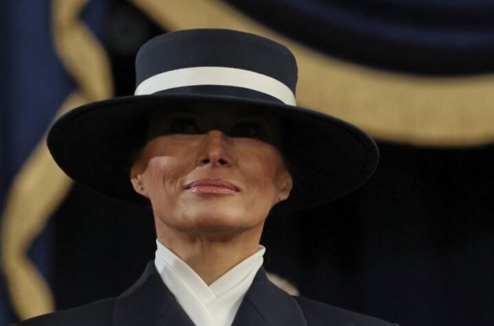 ŠTA MELANIJA TRAMP PIŠE PUTINU? Otkriven sadržaj pisma koje je predsadnik SAD predao, čitači sa usana rastumačili PORUKE koje su lideri razmenili pre sastanka!