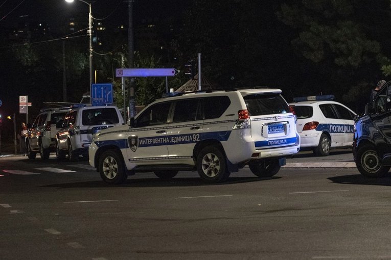 ZBOG GRBA PARTIZANA UNAKAZILI MLADIĆE! Zasede širom grada, nema milosti, tuku dok žrtva daje ZNAKE ŽIVOTA!