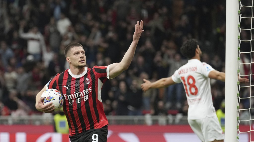 Zvanično! Luka Jović ima novi klub, 'ispalio' jednog Srbina i otišao kod drugog!