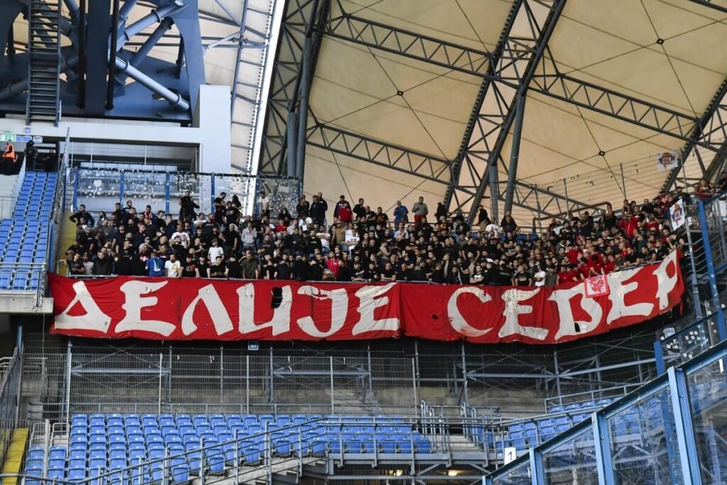 Bivši fudbaler Crvene zvezde posle poraza u najvećem derbiju podneo ostavku (Foto)