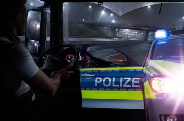 KAMIONDŽIJA PREKRŠIO ZAKONSKE LIMITE PREKO 130 PUTA! Policija ga slučajno zaustavila, pa ostala u ŠOKU - POPIO ENORMNU KAZNU, A TEK FIRMA!