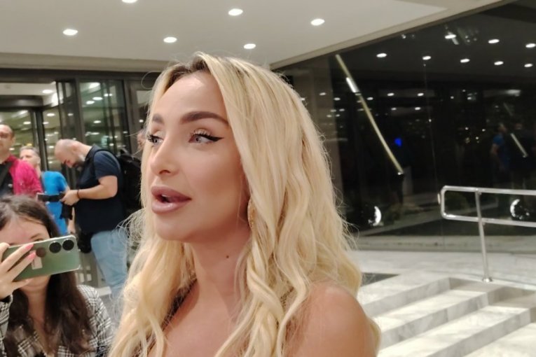 MAJA BEROVIĆ ODREŠILA KESU ZA MEZIMICU SAŠE MATIĆA! Među prvima dobila pozivnicu, pa se dobro pripremila za gala proslavu!