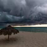 NAČISTO IM PUKLA LETNJA SEZONA! U ovom gradu na Jadranu turisti "jedu samo sir bez ičega na stepenicama"