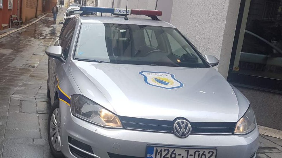 NEZAPAMĆENA DRAMA U DOBOJU! Kamion se zaleteo u masu, ima povređenih!