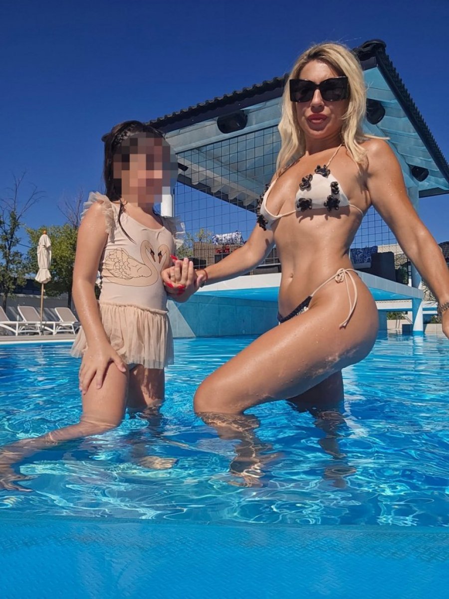 NJENA DOMINACIJA TEK POČINJE! Jovana Jeremić objavila fotografiju sa ćerkom - OVAJ DETALJ UZDRMAO REGION! (FOTO)
