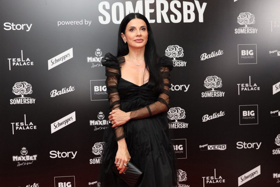 Naša NAJLEPŠA VODITELJKA je modna ikona i deo ARMANIJA: Za njenom garderobom uzdišu sve žene, jasno je i zašto! (FOTO)