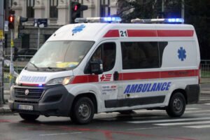POKOŠEN TINEJDŽER (17) U BEOGRADU! Teška noć za lekare!