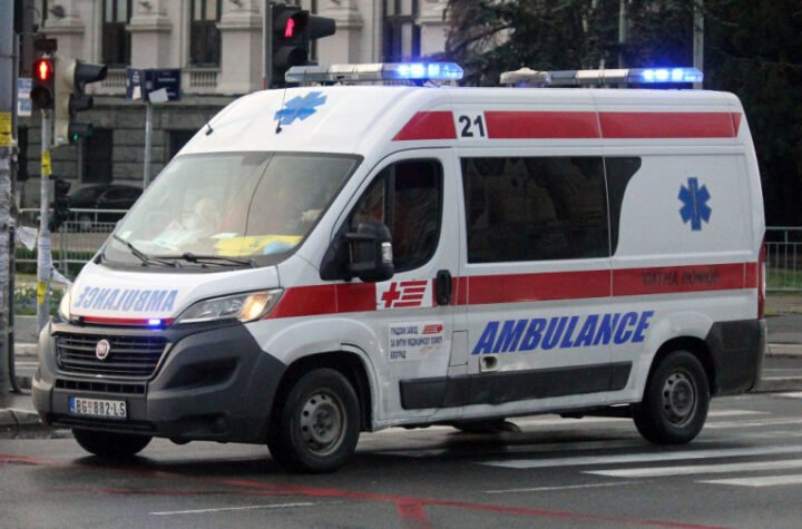 POKOŠEN TINEJDŽER (17) U BEOGRADU! Teška noć za lekare!