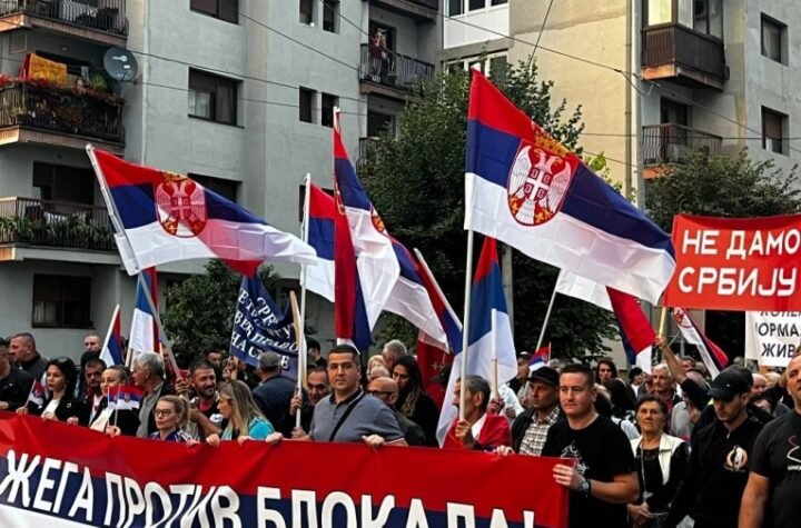 POMERA SE MIRNA ŠETNJA GRAĐANA PROTIV BLOKADERA! Bezbednost poštenih građana koji vole svoju državu je ispred svega!