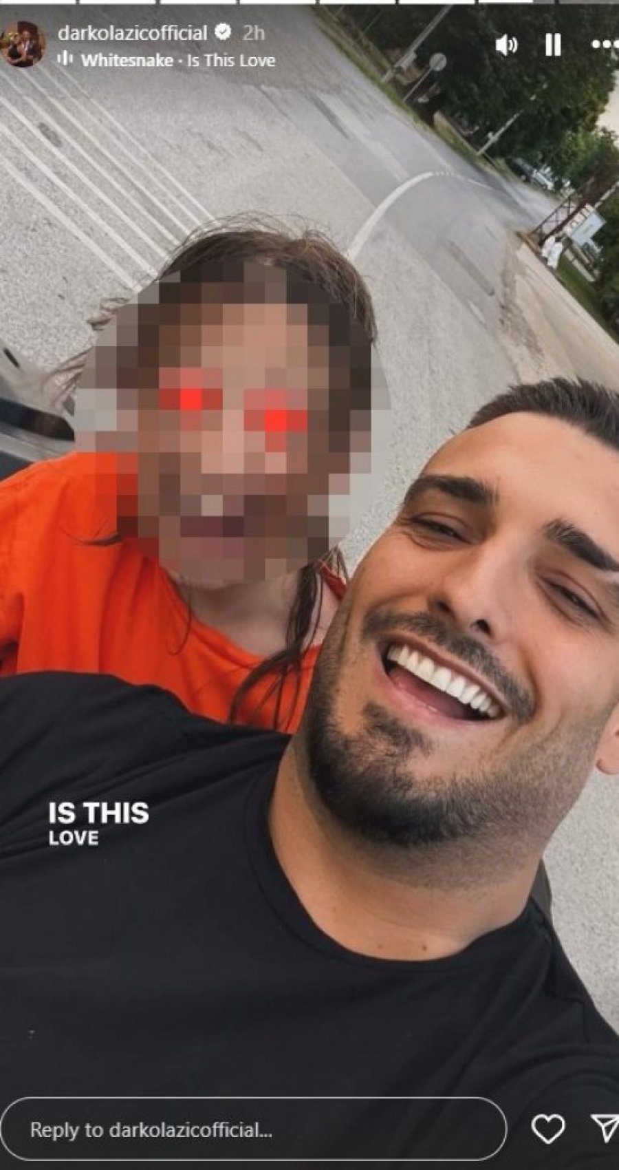 SA KOJOM DOZVOLOM SEDA ZA VOLAN?! Darko Lazić UHVAĆEN U VOŽNJI SA ĆERKICOM - kadar za nevericu! (FOTO)