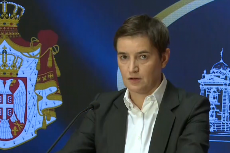 "SRAM VAS BILO, LAŽOVI JEDNI"! Ana Brnabić o tvrdnjama da je MUP koristio CN gas!