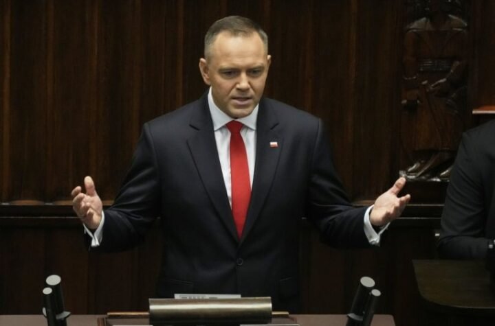 VARŠAVA "ZARILA NOŽ U LEĐA" UKRAJINCIMA! Poljski predsednik potpisao ukaz koji se neće svideti Kijevu