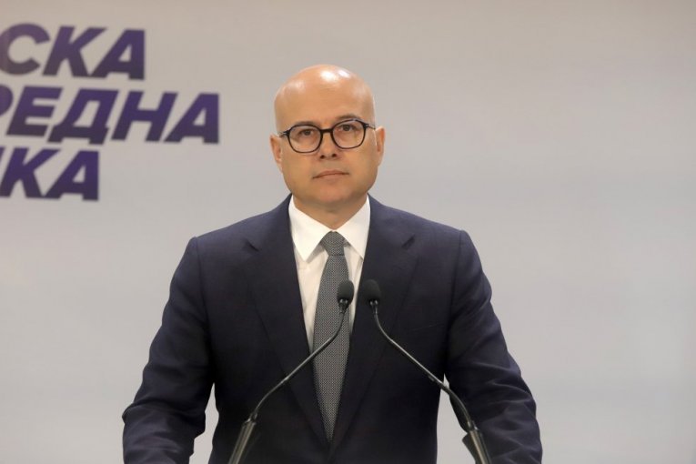 VUČEVIĆ JASAN: Srbija se ne meša u slovenačke udžbenike, ni Slovenija ne bi trebala u srpske!