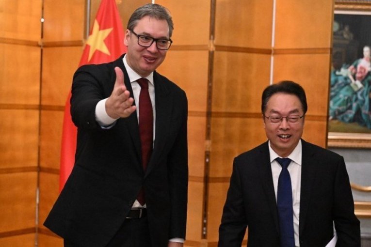 VUČIĆ RAZGOVARAO SA ČELNIM LJUDIMA KOMPANIJE CETC: "Predstavili su nam mogućnosti za saradnju u sektorima bezbednosne elektronike, digitalizacije, veštačke inteligencije!" (FOTO)