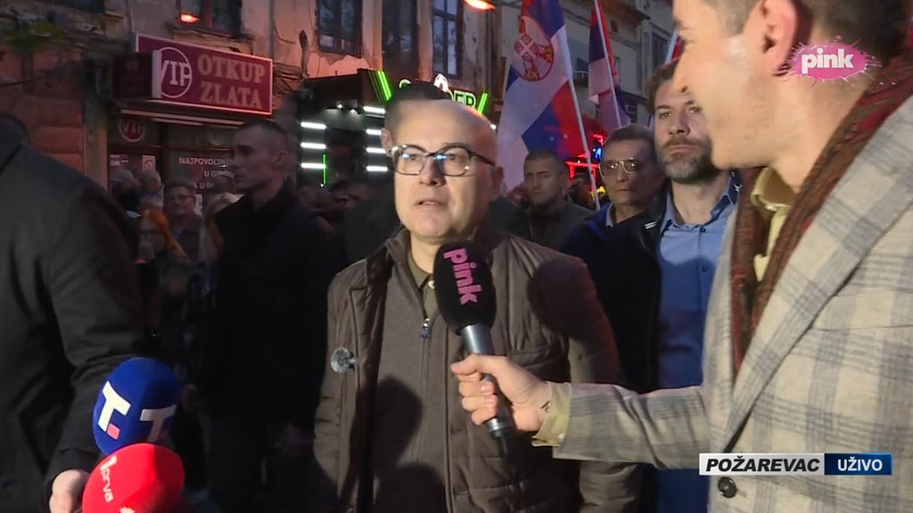 'TO PREDSTAVLJA UDŽBENIČKI PRIMER OBOJENE REVOLUCIJE' Vučević u Požarevcu na skupu protiv blokada: Sve prevare i trikove koje su mogli, oni su ispalil