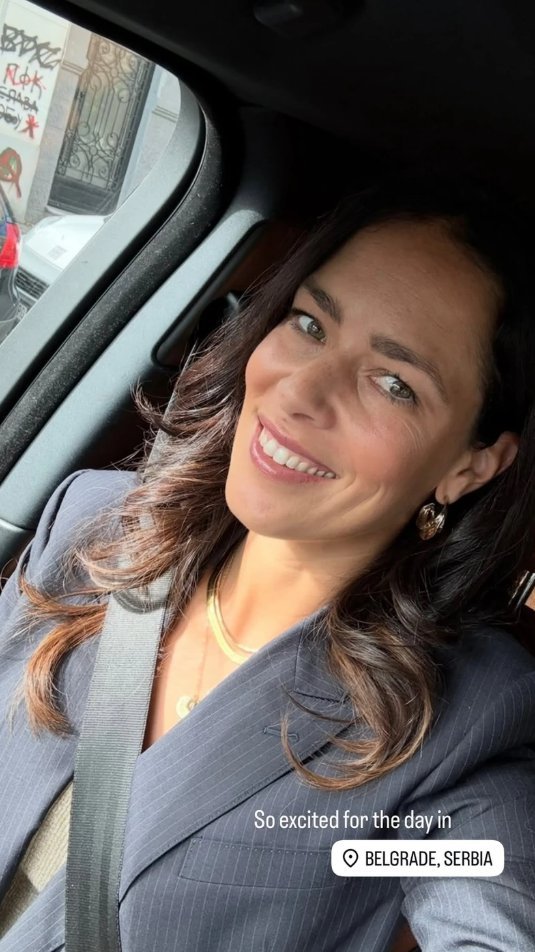 ANA IVANOVIĆ PROCVETALA POSLE RAZVODA! Stigla u Beograd, blista u elegantnom izdanju: Tako sam uzbuđena! (FOTO)