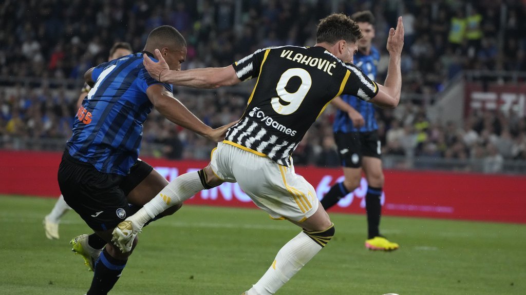DA LI JE OVO KRAJ? Juventus pronašao zamenu za Dušana Vlahovića - vreme je da se pakuju koferi i leti iz Torina! (FOTO)