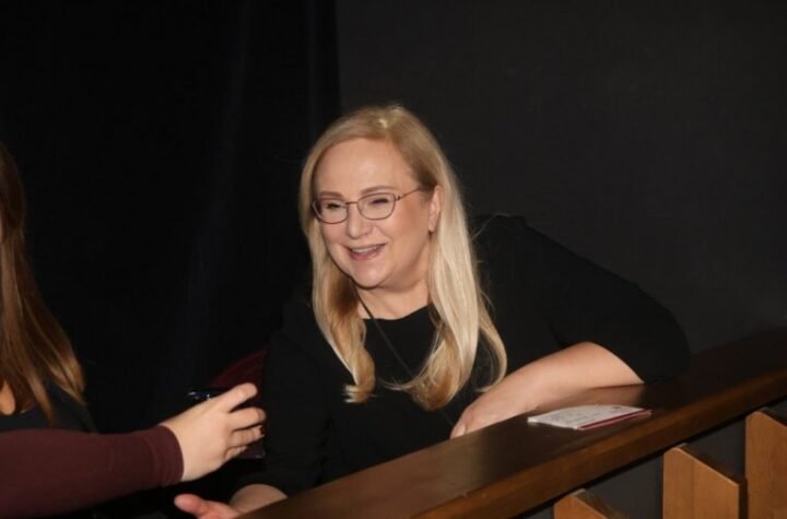 DA LI JE PREPOZNAJETE! Leontina promenila lični opis, doživećete šok kada vidite kako izgleda! (GALERIJA)