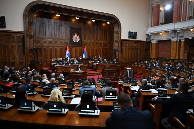 DANAS SE NASTAVLJA SEDNICA SKUPŠTINA SRBIJE! Raspravlja se o amandmanima na osam zakona!