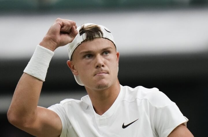 Danski teniser Holger Rune u četvrtfinalu Mastersa u Šangaju