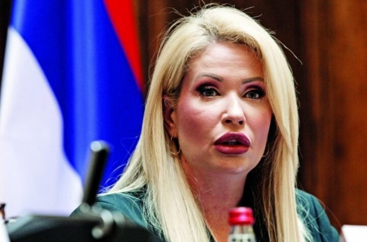 "IZNEO JE VEOMA ZABRINJAVAJUĆE INFORMACIJE!" Sandra Božić o Vučićevom gostovanju u "Hit tvitu"!