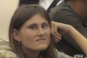 KO JE ZAPRAVO DIVNA PRELJUBNICA? Dobila ZABRANU PRILASKA, imala odnose pred kamerama - muž je varao sa SESTROM