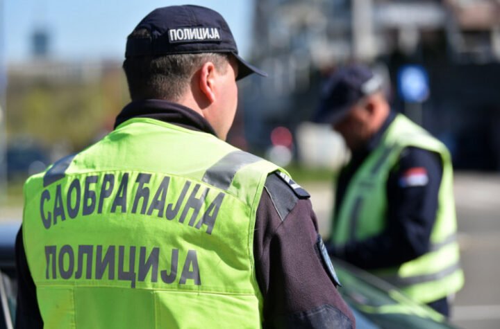 KRAJ BAHATIM VOZAČIMA! Ako neko snimi da vozite ovako, stići će vam KAZNA! MUP sve gleda!