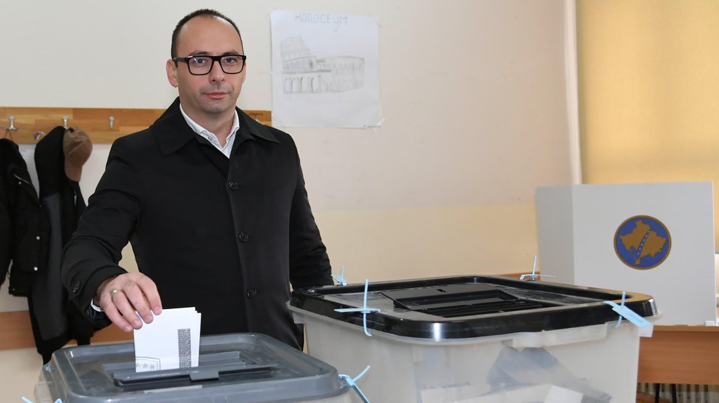 Kandidat Srpske liste Igor Simić glasao u Severnoj Mitrovici