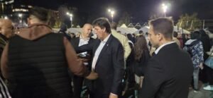 MI MORAMO DA SAČUVAMO MIR! Predsednik Vučič POSLAO JASNU PORUKU ljudima ispred Skupštine: Oni su nam pokazali koliko su neodgovorni (FOTO)