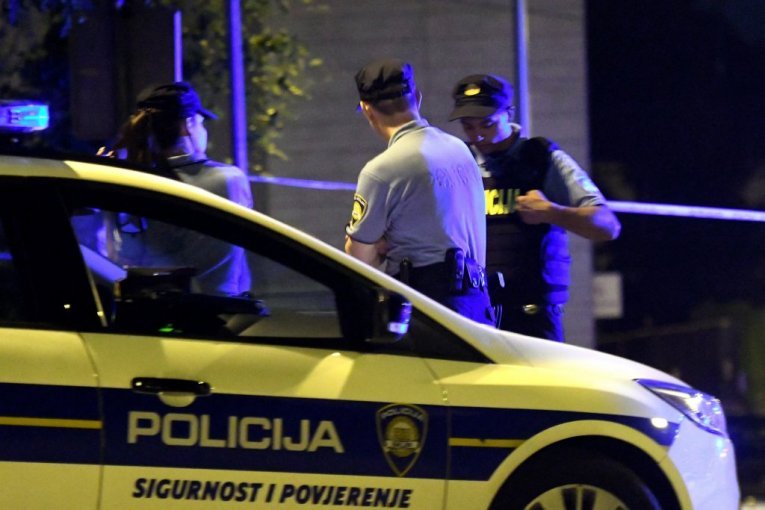 OTKRIVENI DETALJI STRAVIČNOG ZLOČINA! Ugušio suprugu, bacio je kraj šumskog puta i prekrio LIŠĆEM!