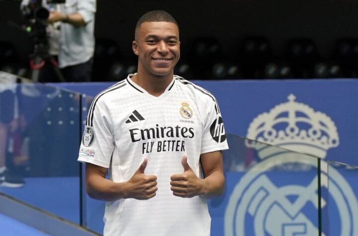 OVA SVETSKA FUDBALSKA ZVEZDA BILA JE U VEZI SA TRANSRODNOM OSOBOM! Njihova priča ostavila je SVET U ŠOKU ali i pokrenula važnu diskusiju o predrasudam