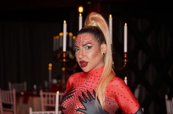 OVO MOŽE SAMO JOVANA JEREMIĆ! Na PORODIČNOJ fotografiji DVA BIVŠA, a ove reči kidaju dušu! (FOTO)