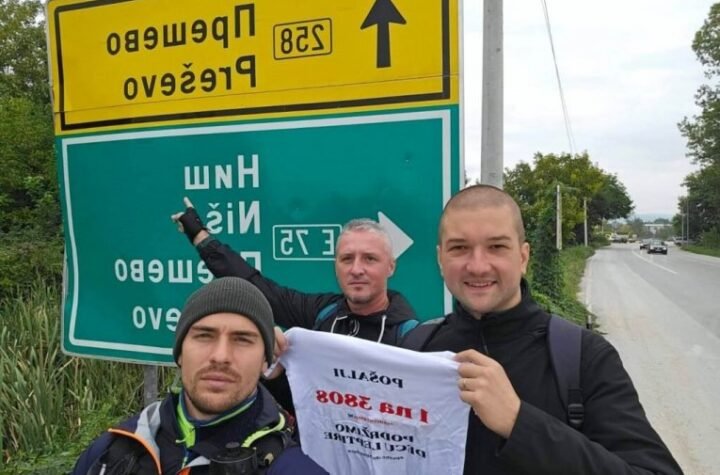 POLICAJCI VELIKOG SRCA! Vladimir, Strahinja i Marko deset dana pešače ka Hilandaru za POMOĆ DECI LEPTIRIMA!