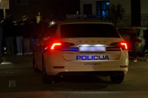 PRONAĐENO TELO ŽENE (33) U STANU! Redovno se svađala sa bližim članom porodice, sa kojim je živela!