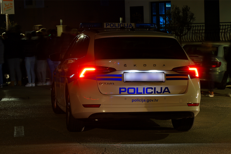 PRONAĐENO TELO ŽENE (33) U STANU! Redovno se svađala sa bližim članom porodice, sa kojim je živela!