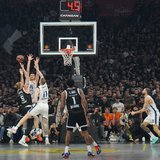 Povredio se Lebron Džejms: Mora da propusti početak sezone