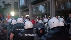 RAT MEĐU BLOKADERIMA: Prodaju se na mrežama kao nezavisni analitičari, a uvukli se na studentsku listu i odatle napadaju opoziciju