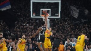 TRAGEDIJA PARTIZANA: Barselona slavila u grotlu Arene trojkom Klajburna sa pola terena