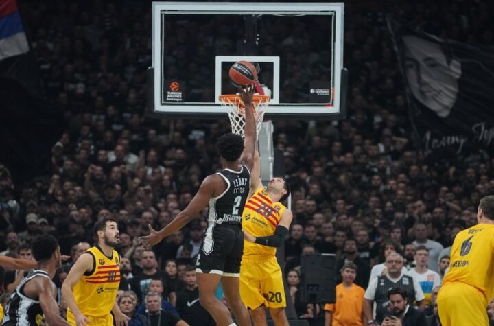 TRAGEDIJA PARTIZANA: Barselona slavila u grotlu Arene trojkom Klajburna sa pola terena