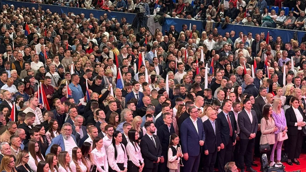 VELIČANSTVENI SKUP U ZRENJANINU: Prepuna hala, orgoman broj ljudi nije uspeo da uđe
