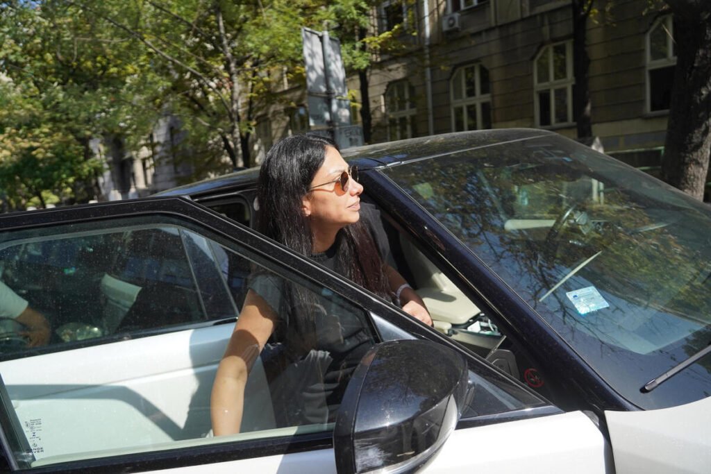 ZNATE LI KO MU JE TAST? Crnogorski biznismen je BOG i BATINA - kupa se u parama, a za DOZVOLE se ide NJEMU NA NOGE