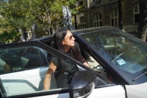 ZNATE LI KO MU JE TAST? Crnogorski biznismen je BOG i BATINA - kupa se u parama, a za DOZVOLE se ide NJEMU NA NOGE